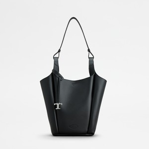 黒いレザートートバッグ