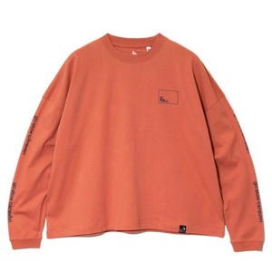 オレンジのTシャツ