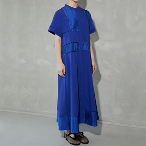 ブルーのワンピース