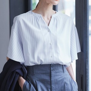 半袖ブラウス