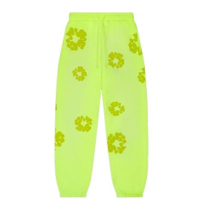 イエローのスウェットパンツ