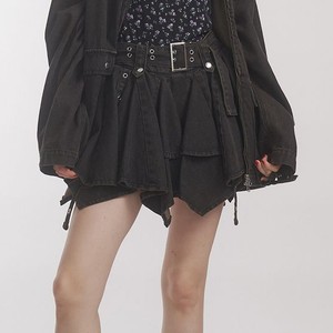 黒いデニムスカート