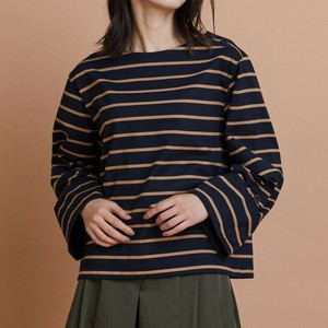 ボーダー柄トップス