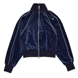 ベロア素材のトラックジャケット
