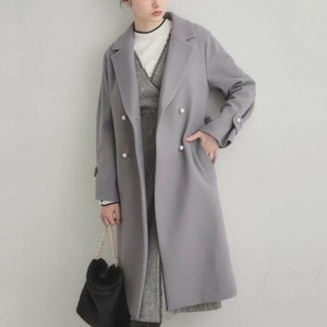 グレーのコート