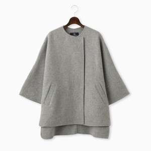 グレーのコート