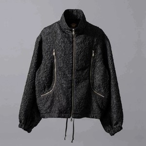 黒いブルゾン 黒いブルゾン