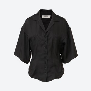 黒いシャツ 黒いシャツ