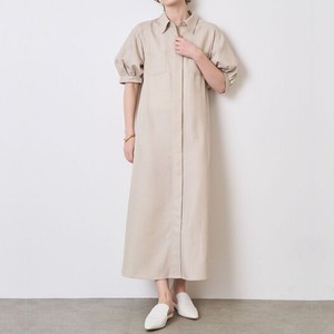 ベージュのワンピース ベージュのワンピース