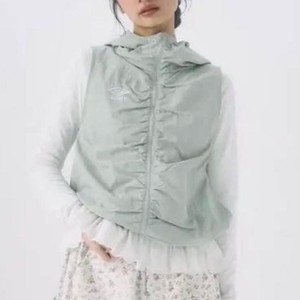 フード付きベスト