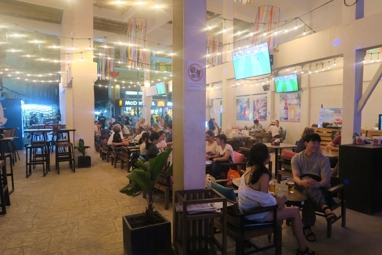 レストラン店内