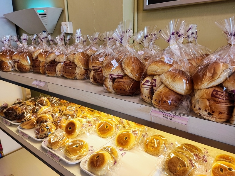【KL近郊 安くて美味しい推しベーカリー】Berry's Cake House ＠ SS2 Petaling Jaya, Selangor