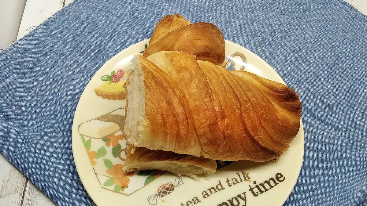 ひきしまったバター風味 セブン クロワッサンスティック の口コミとカロリーです おやつの時間 コンビニパンとスイーツのブログ