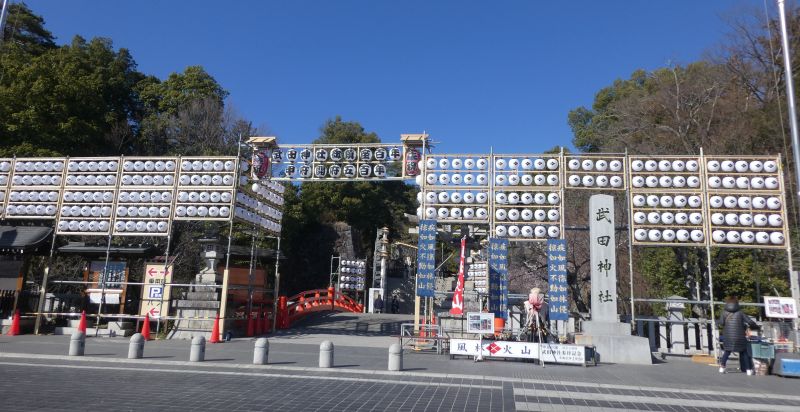 ここから甲府駅まで自転車