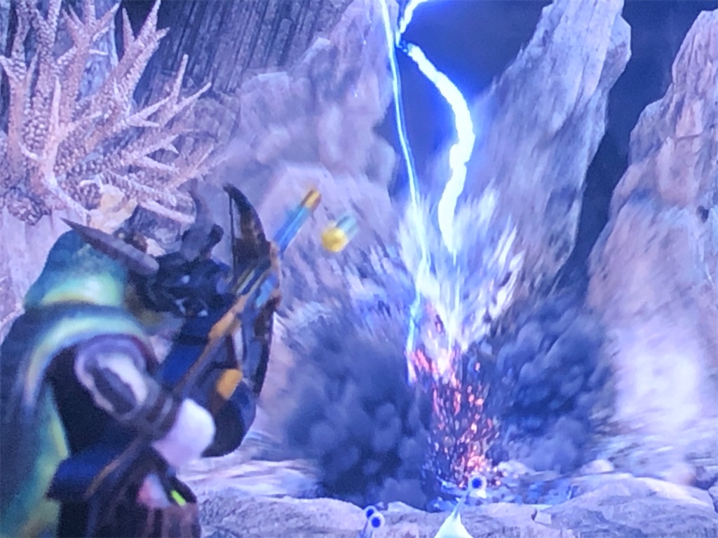 Mhw 0307 惰眠と火酒の日々 稲光 週末ハンターほろ酔い戦闘日誌 Mhw 0307 惰眠と火酒の日々 稲光 週末ハンターほろ酔い戦闘日誌