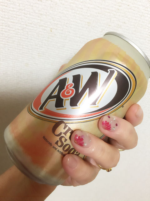 飲むサロンパスと言われるほど湿布のようなニオイで薬品の味がする A Wクリームソーダ まゆまゆぱーてぃー
