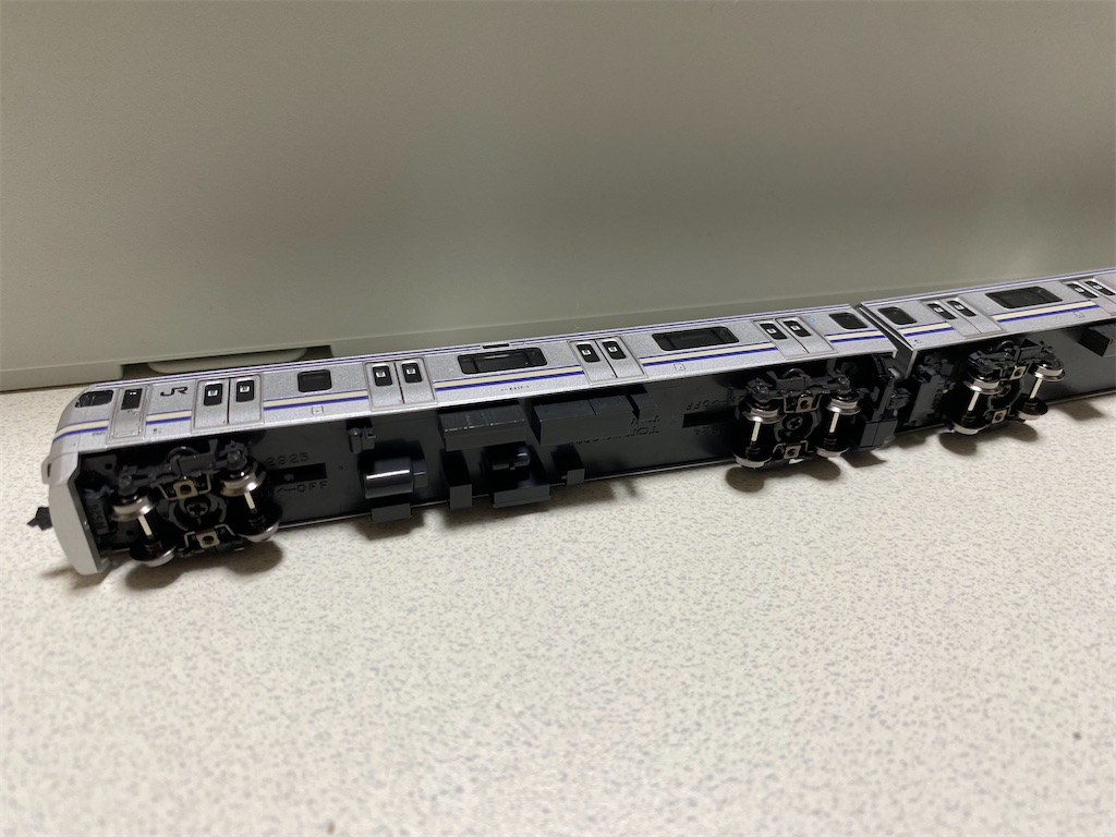 ウサミン星への】TOMIX E217系旧製品をいじる【ニンジンの馬車