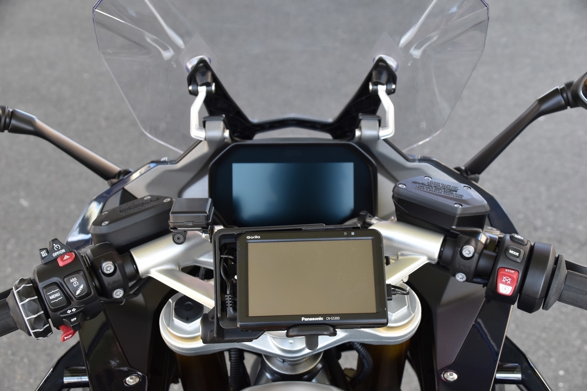 BMW純正ナビホルダーをやっつける - 貧乏人のBMWモーターサイクル