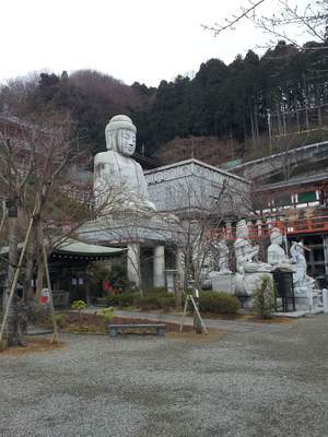 壷阪寺の大釈迦如来石像