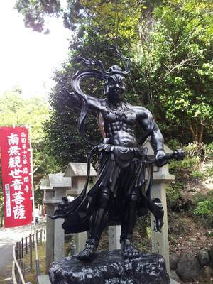 岩間寺の仁王像