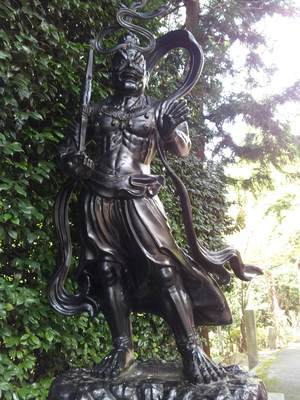 岩間寺の仁王像