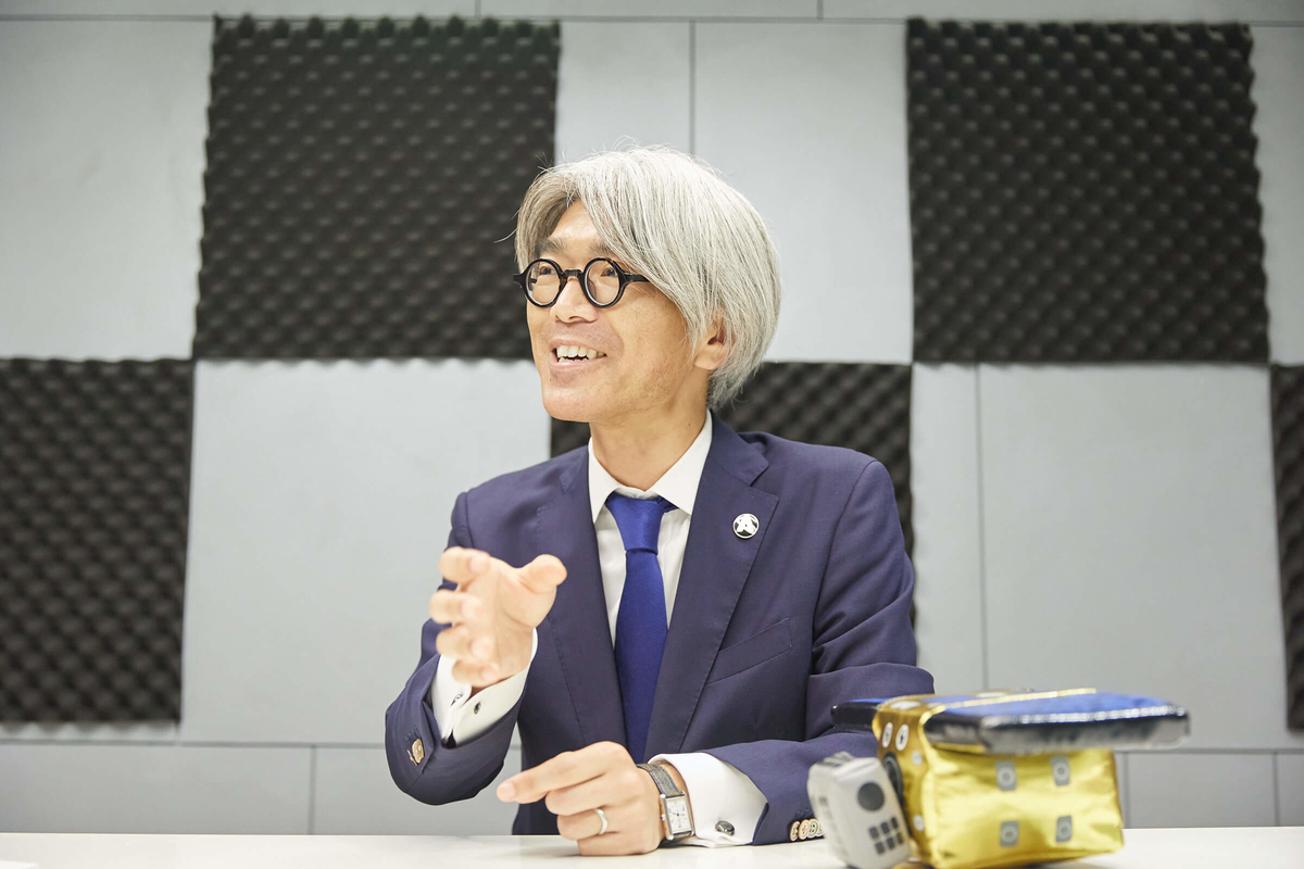 1200px×800px
