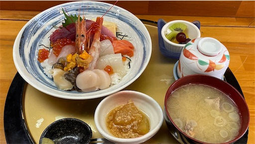 うみねこ亭の休日 青森県八戸市 うみねこ亭のうみねこ海鮮丼セット - メガネ先生の日記