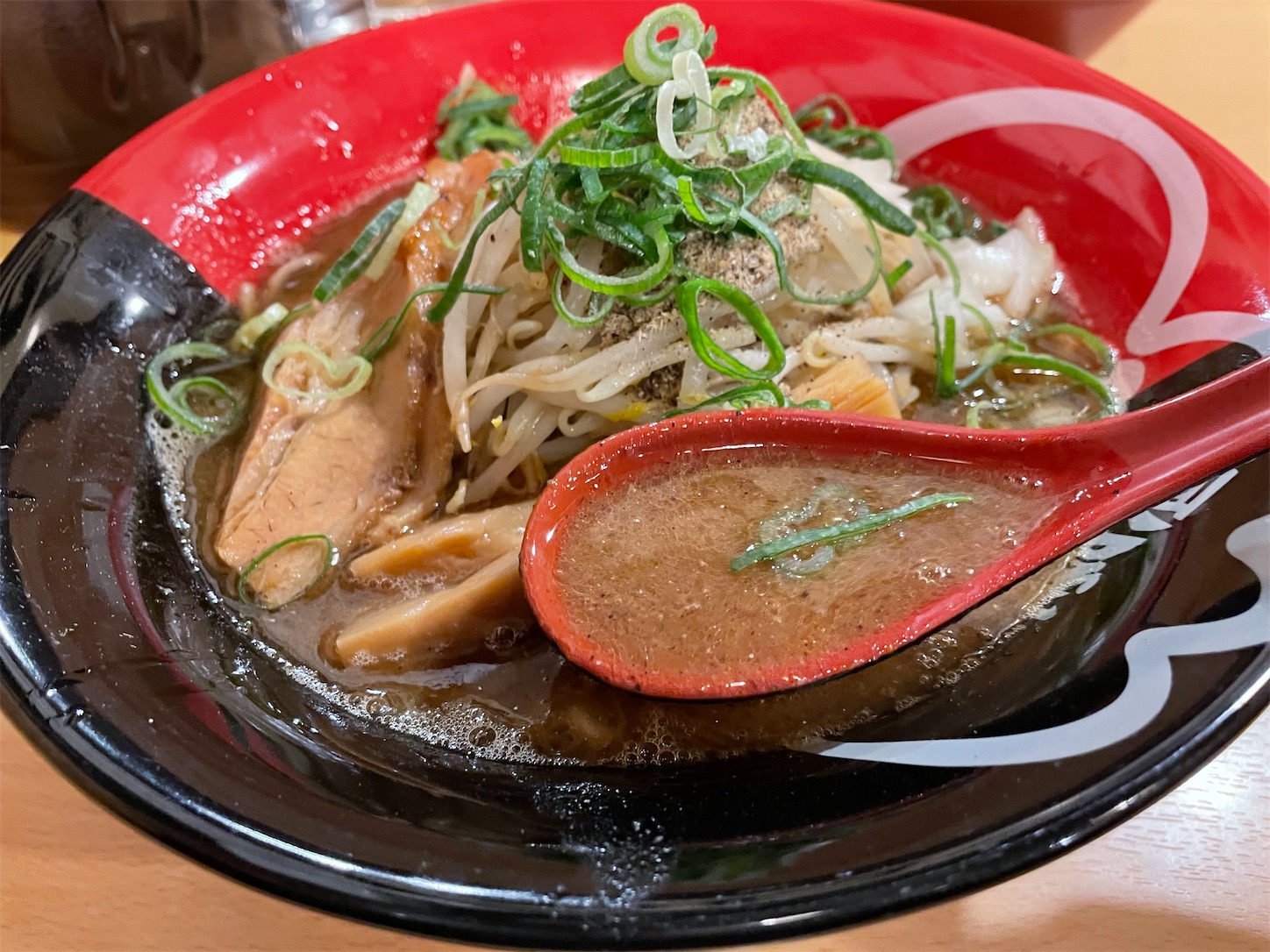 青森県八戸市/麺屋やだらさんの「濃い味噌」×「煮BOSS」が合体した新