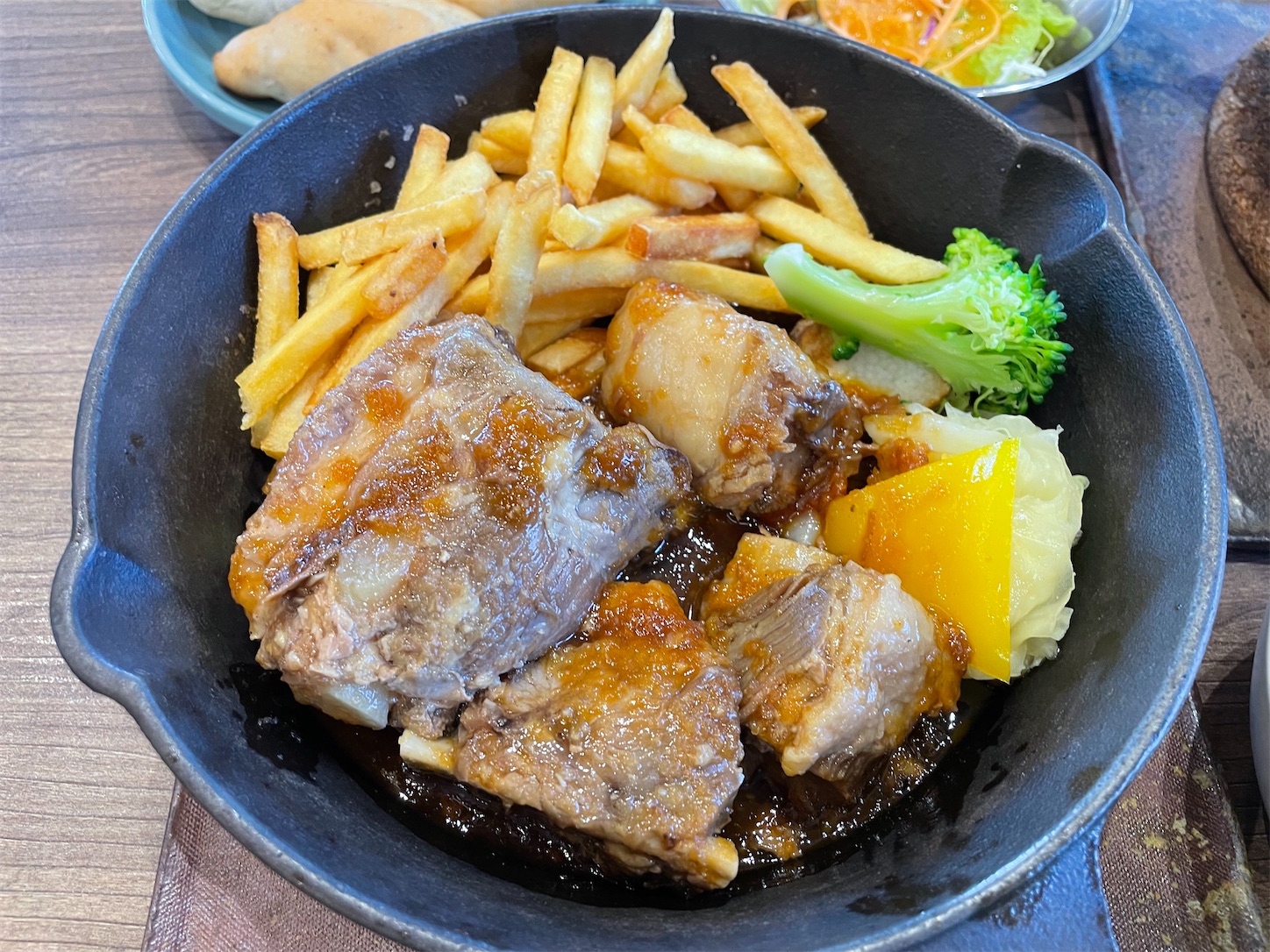 スペアリブページ　セット 青森県十和田市/【十和田ランチ】奥入瀬ビールさんで奥入瀬