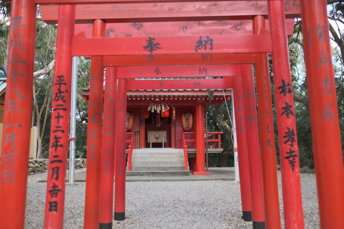 f:id:meganeya-moai:20200205103615j:plain