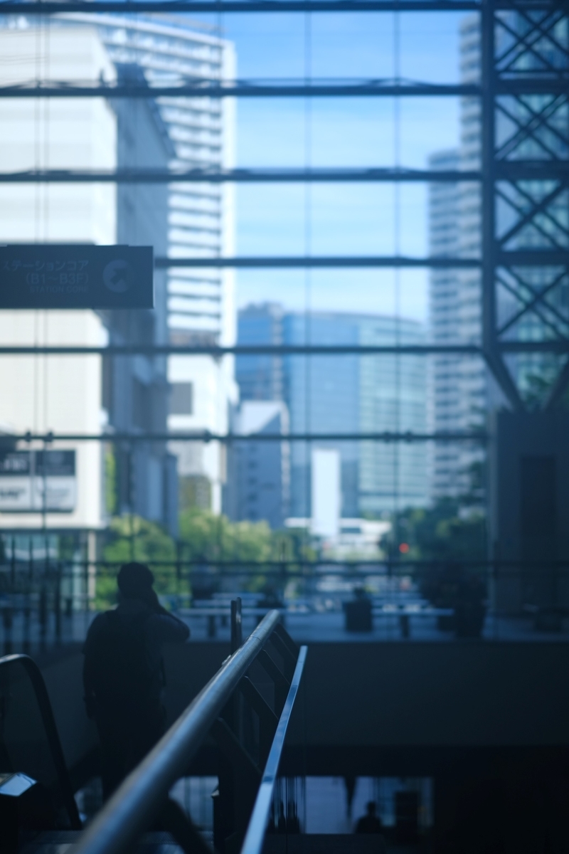 321話 Fujifilm ノスタルトーン ブルー X100v Xf56mmf1 2 R Apdで撮る梅雨明けの横浜 モアイブログ