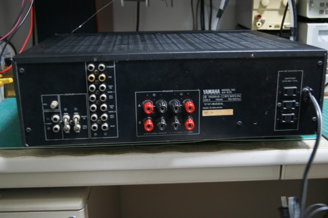 YAMAHA AX-570 プリメインアンプ 2台目 - ガラクタな部屋