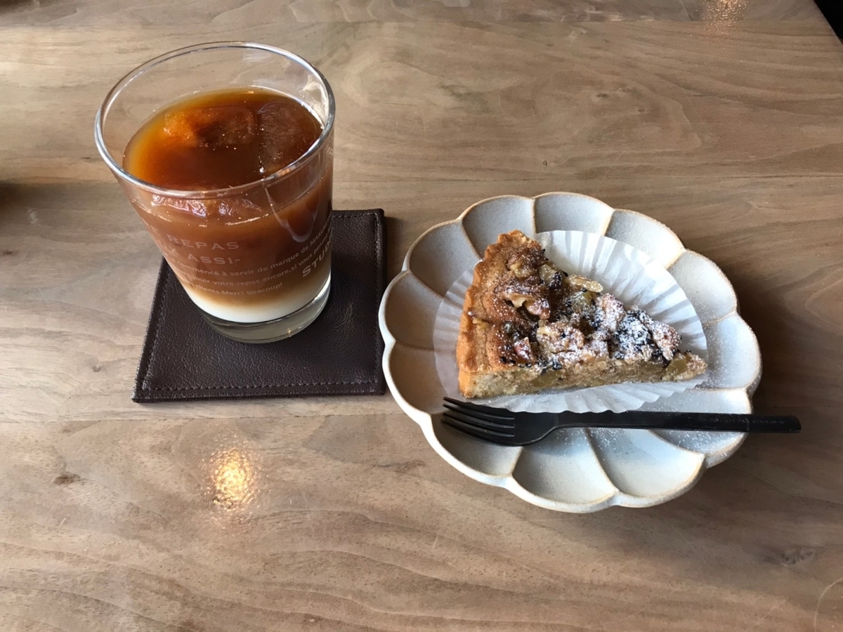 子ども連れで行ける半田市にあるイチカフェのスイーツ・さつまいものタルトとカフェオレ