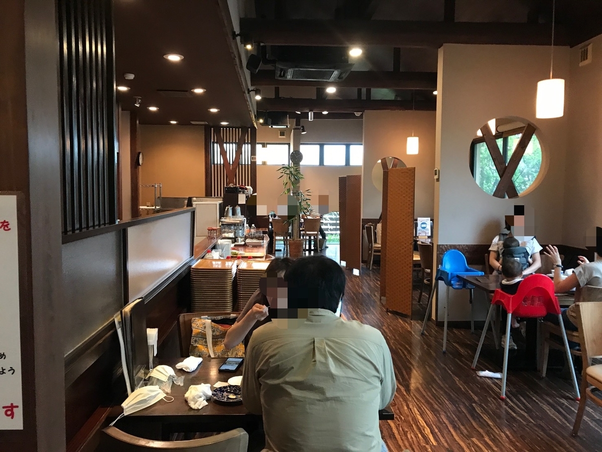 赤ちゃん・子ども連れでいける愛知県東海市の人気カフェ和田珈琲店季楽の店内