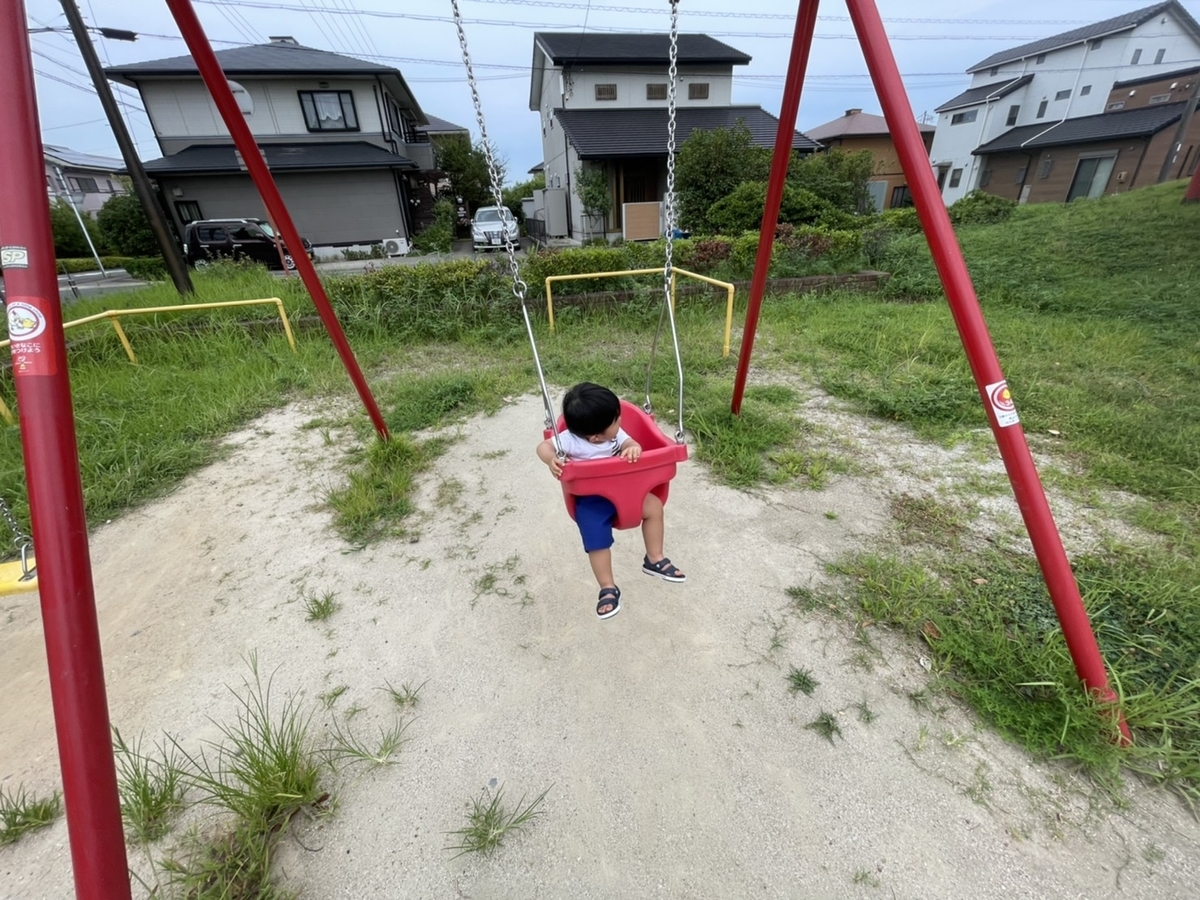 愛知県半田市にある1歳から遊べる幼児用遊具のあるのぞみヶ丘公園の幼児用ブランコ