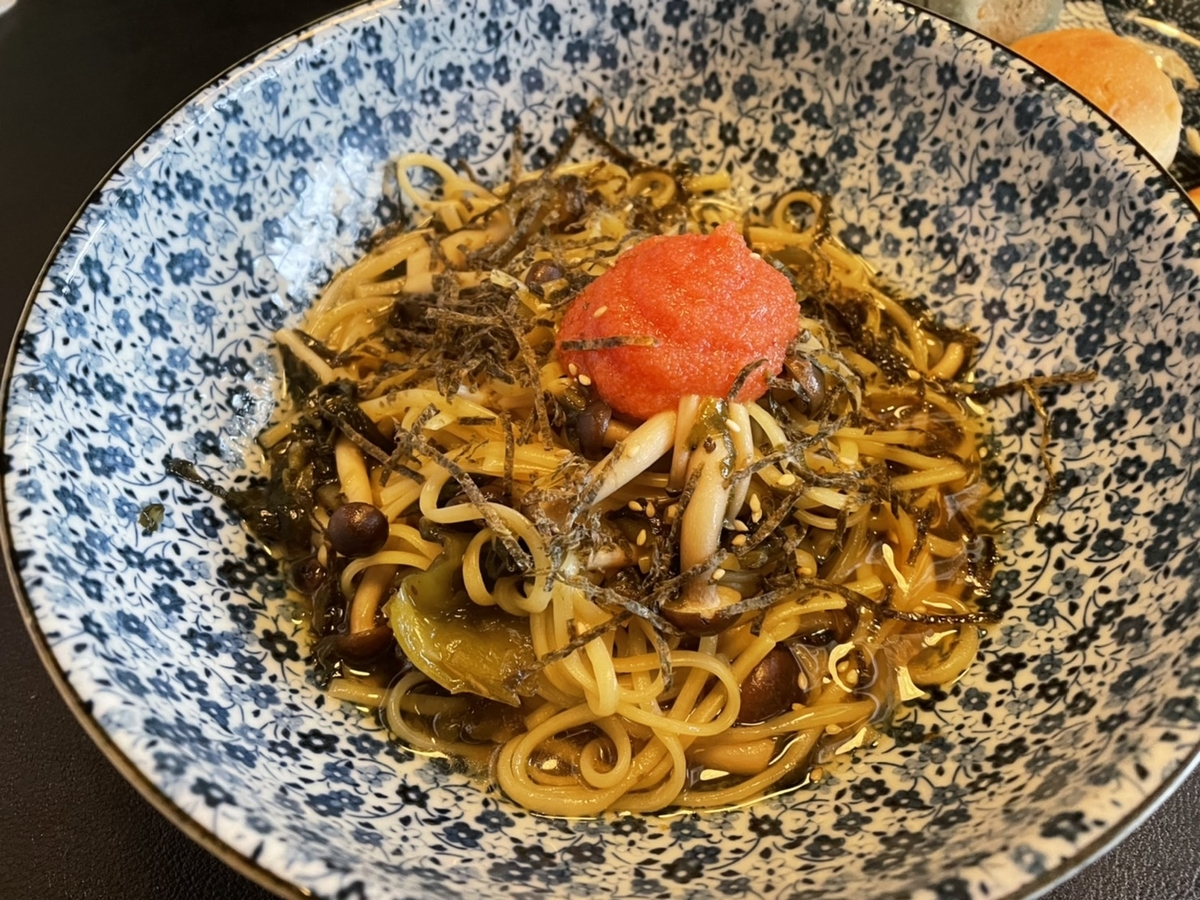 赤ちゃん・子ども連れでいける和風パスタランチの人気店・ニーニャニーニョ桜小町半田店のランチ、明太子と高菜の和風パスタ