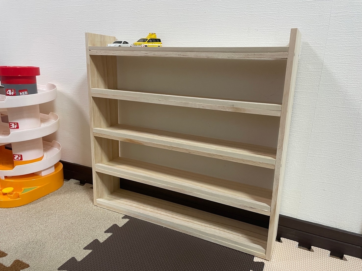DIY初心者向け！100均の材料で作るトミカ収納棚 - 子育て記録あれやこれ