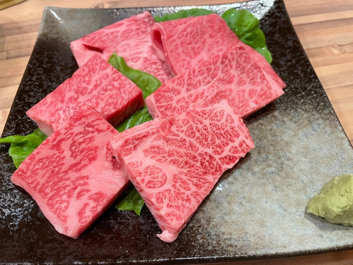 三重県伊勢市にある松阪牛の焼肉店、一升びん松寿亭のメニュー、松坂牛スペシャル3種盛り