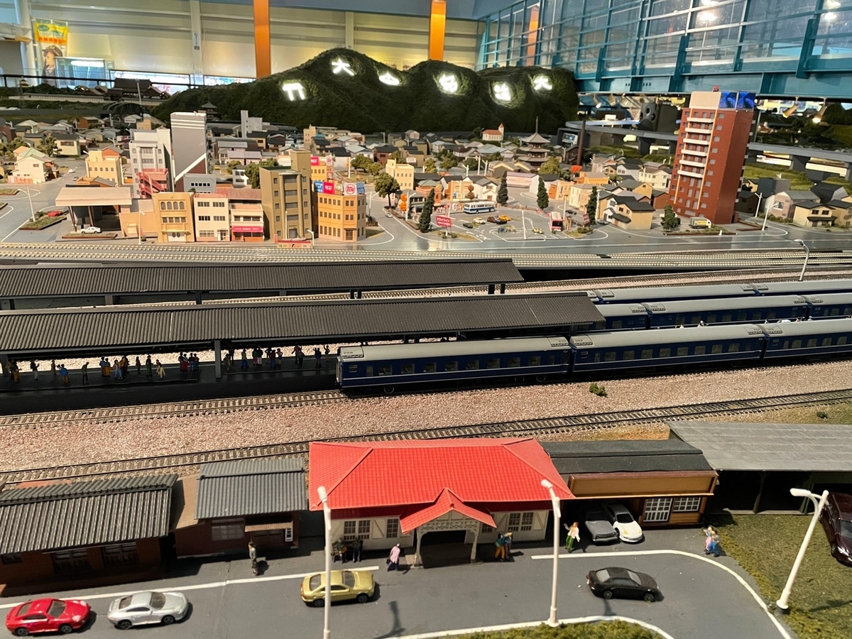 鉄道ジオラマ(ノスタルジックな操車場) ジオラマ Nゲージ展示台