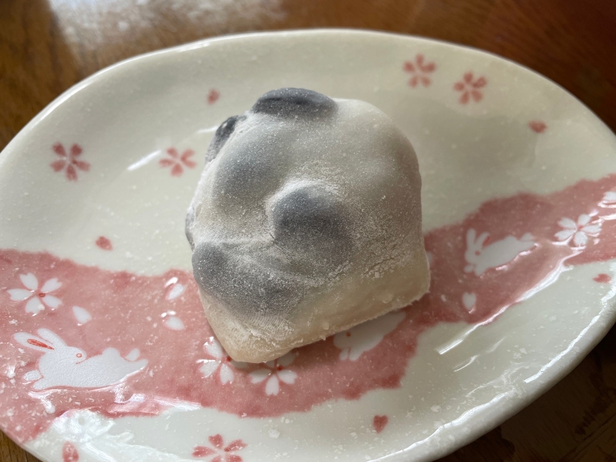 京都出町エリアで人気の和菓子屋さん「出町ふたば」の黒豆大福