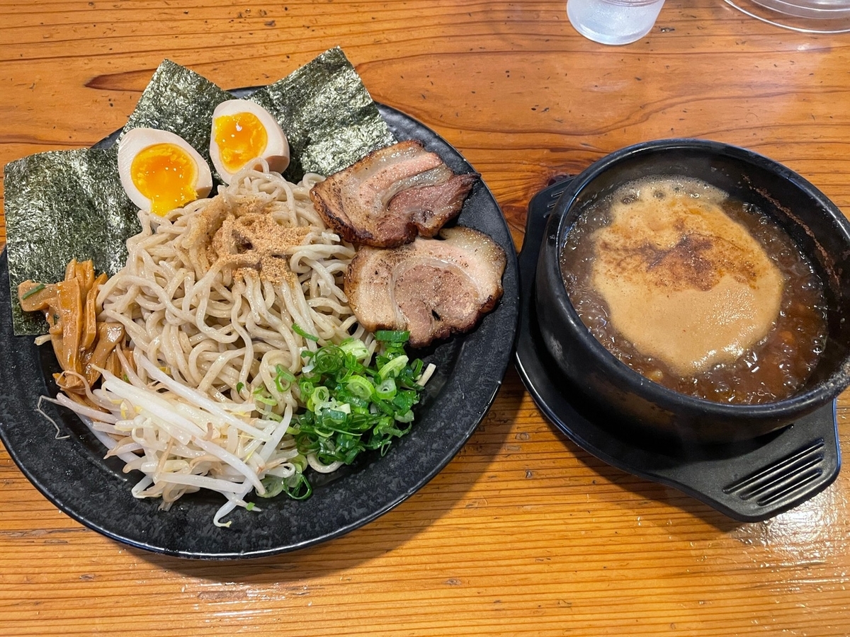 岐阜県羽島郡岐南町の岐南IC近くにあるらーめんとつけ麺の人気店「花銀」のメニュー・特製花銀つけ麺