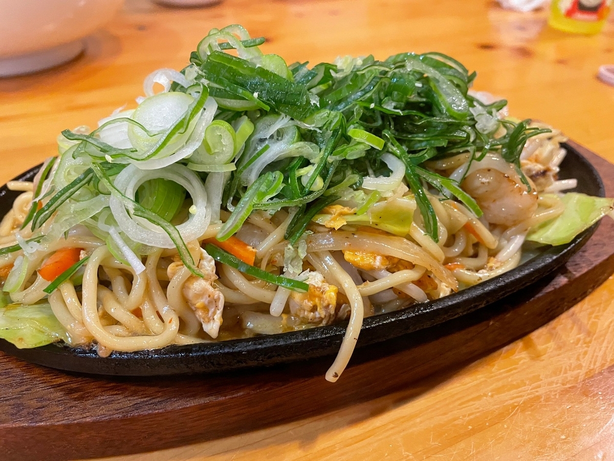 赤ちゃん・子ども連れで行ける愛知県東海市のラーメン店・らーめん龍宙の鉄板焼きホルモンラーメン