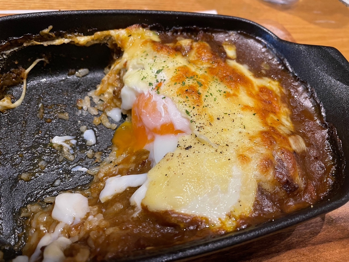 刈谷市にあるハンバーグが人気の洋食屋perori（ペロリ）のランチ・オーブン焼きカレーと半熟卵