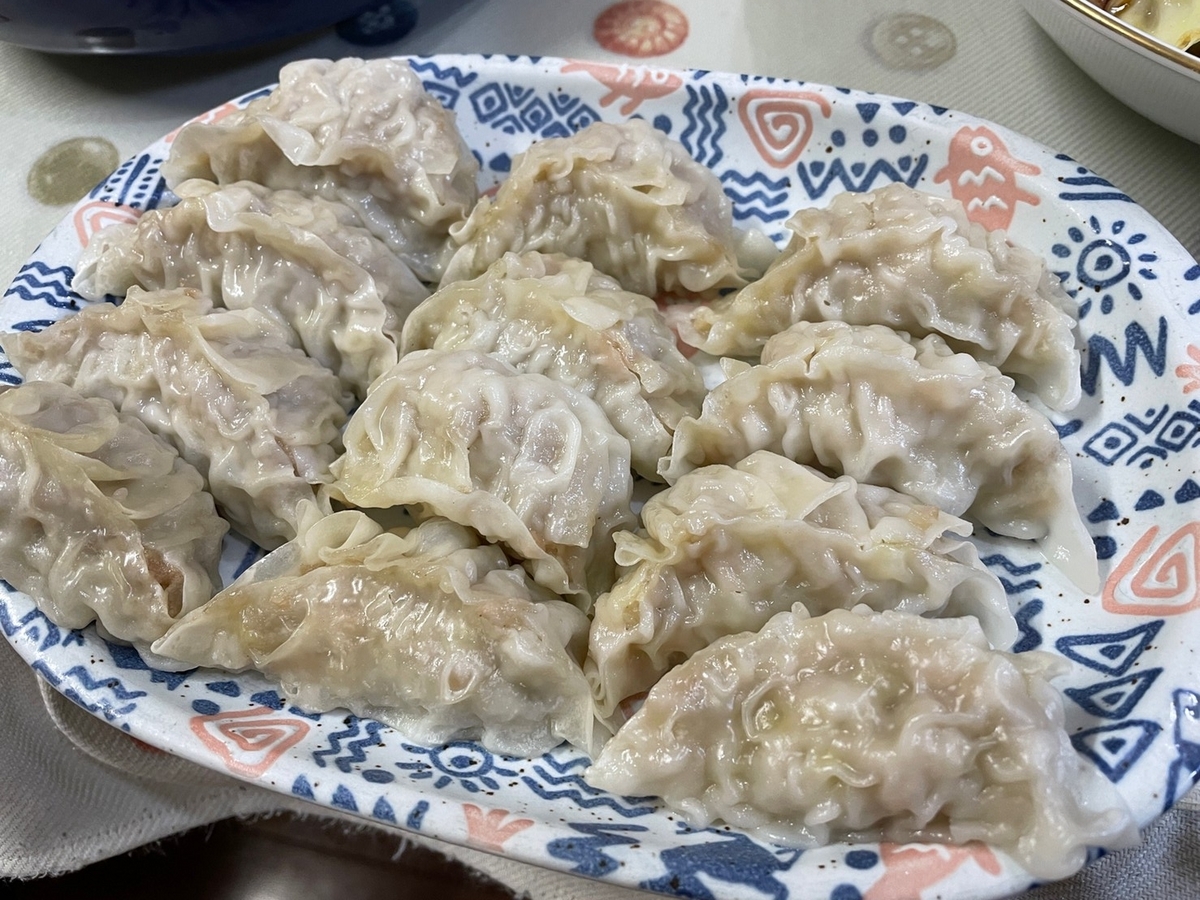 名駅にある昭和29年創業の餃子焼売のことぶきやの餃子
