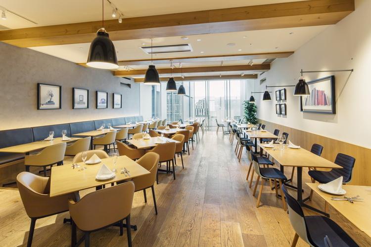 銀座伊東屋G.Itoya12階にあるサンフランシスコスタイルのカフェ&レストランCAFEStylo(カフェスティロ）の内観