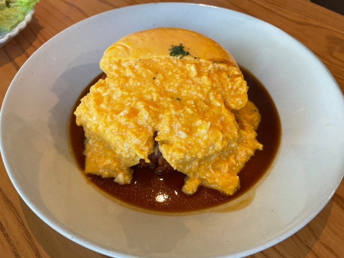 赤ちゃん子どもと一緒にランチができる常滑市の人気カフェ、ココテラス・レシピヲのオムライス