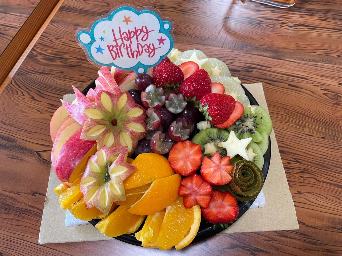 生クリームが食べられない子におすすめの愛知県半田市のフルーツショップカミヤのカットフルーツのケーキ