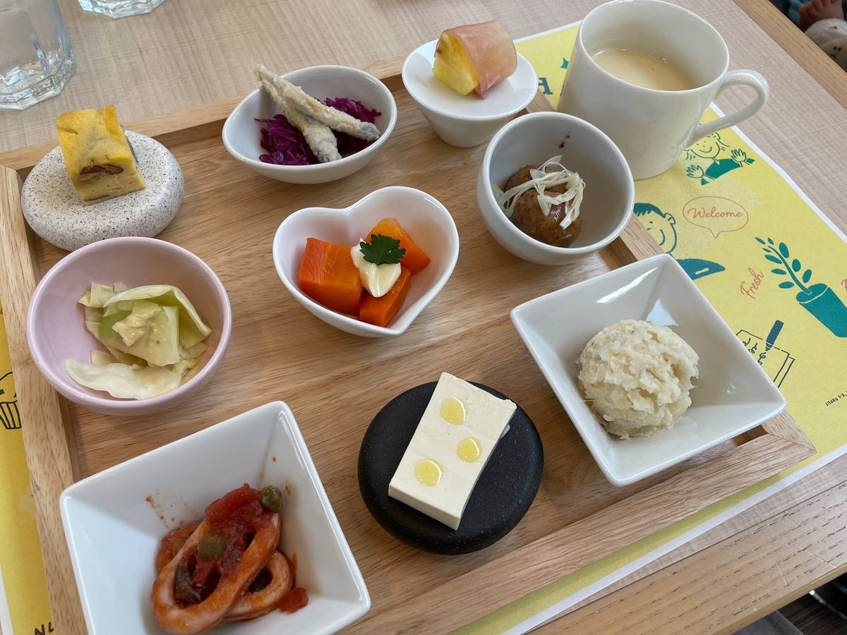 赤ちゃんや子ども連れでランチができる東海市の小児歯科併設のカフェ・きらめきキッチンのパスタランチ・前菜