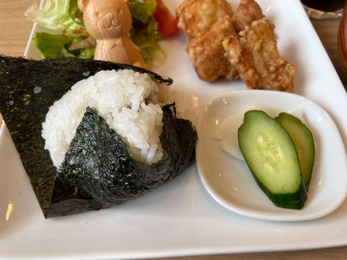 愛知県半田市にある赤ちゃんや子ども連れでランチに行けるおむずびカフェにこりのおにぎり