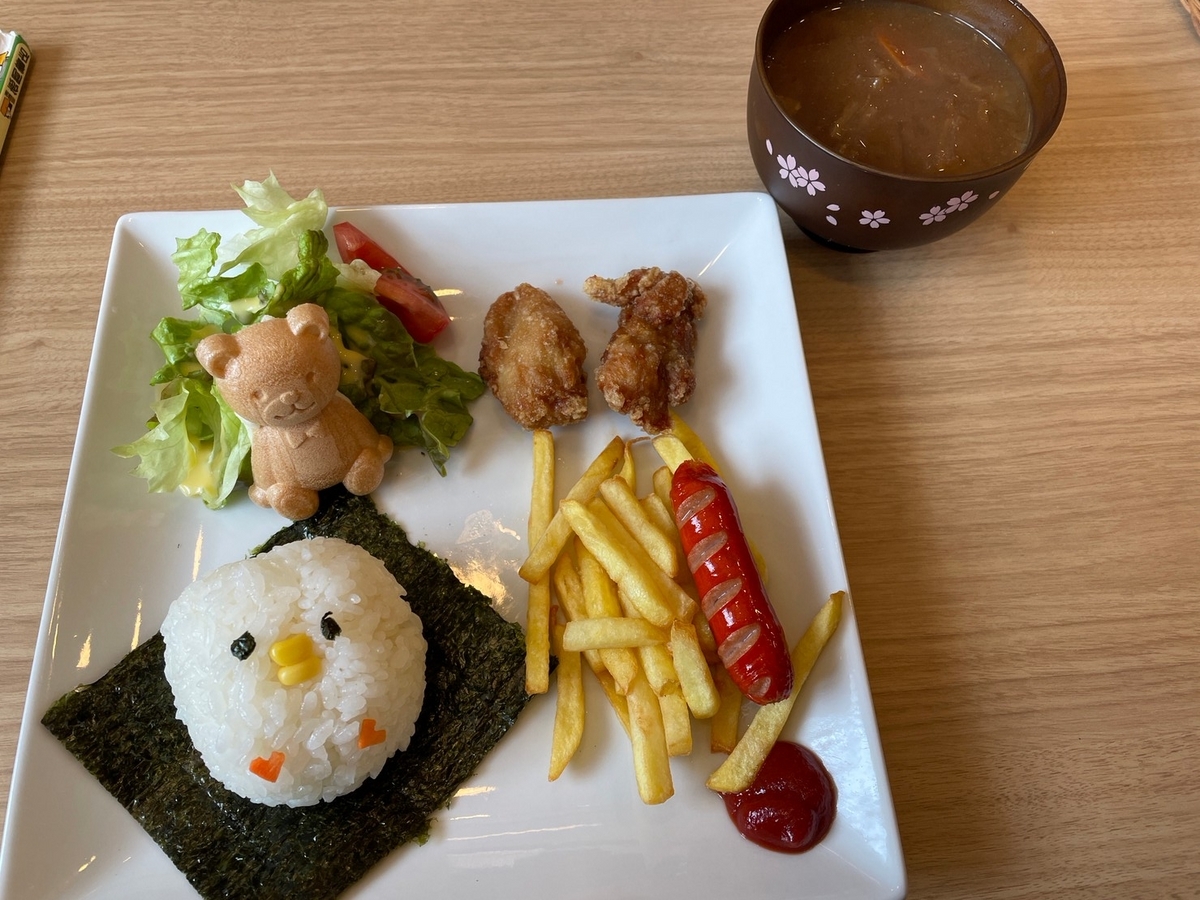 愛知県半田市にある赤ちゃんや子ども連れでランチに行けるおむずびカフェにこりのキッズメニュー
